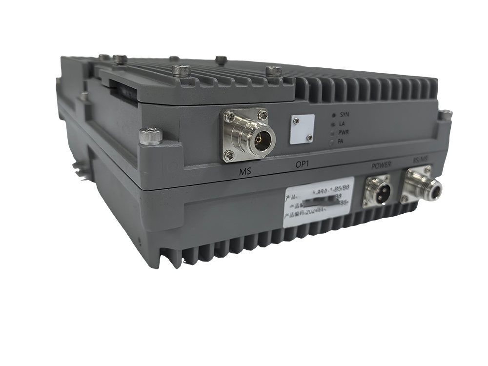  双流三频手机信号接收器2000㎡